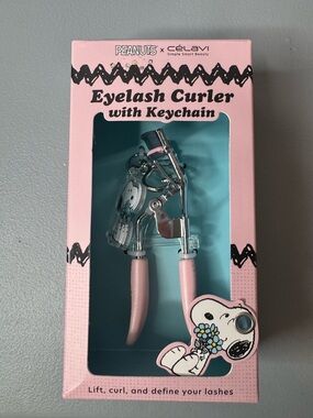 Peanuts x Célavi snoopy Pink Eyelash Curler with Keychain snoopy flowers mothers
